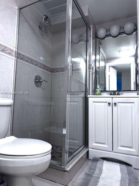 Roney Palace at 2301 Collins Ave, Miami Beach, FL 33139 - For Rent photo 12