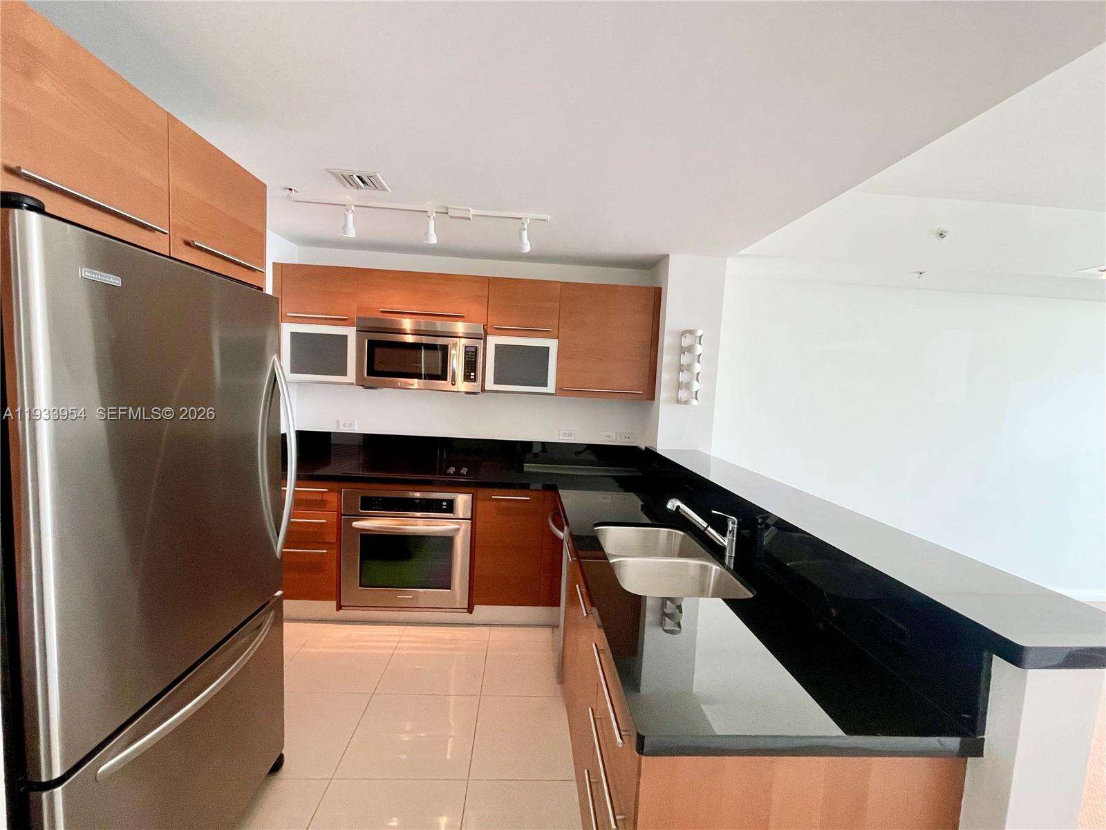 Vizcayne South at 253 2 St, Miami, FL 33132 - For Rent photo 11
