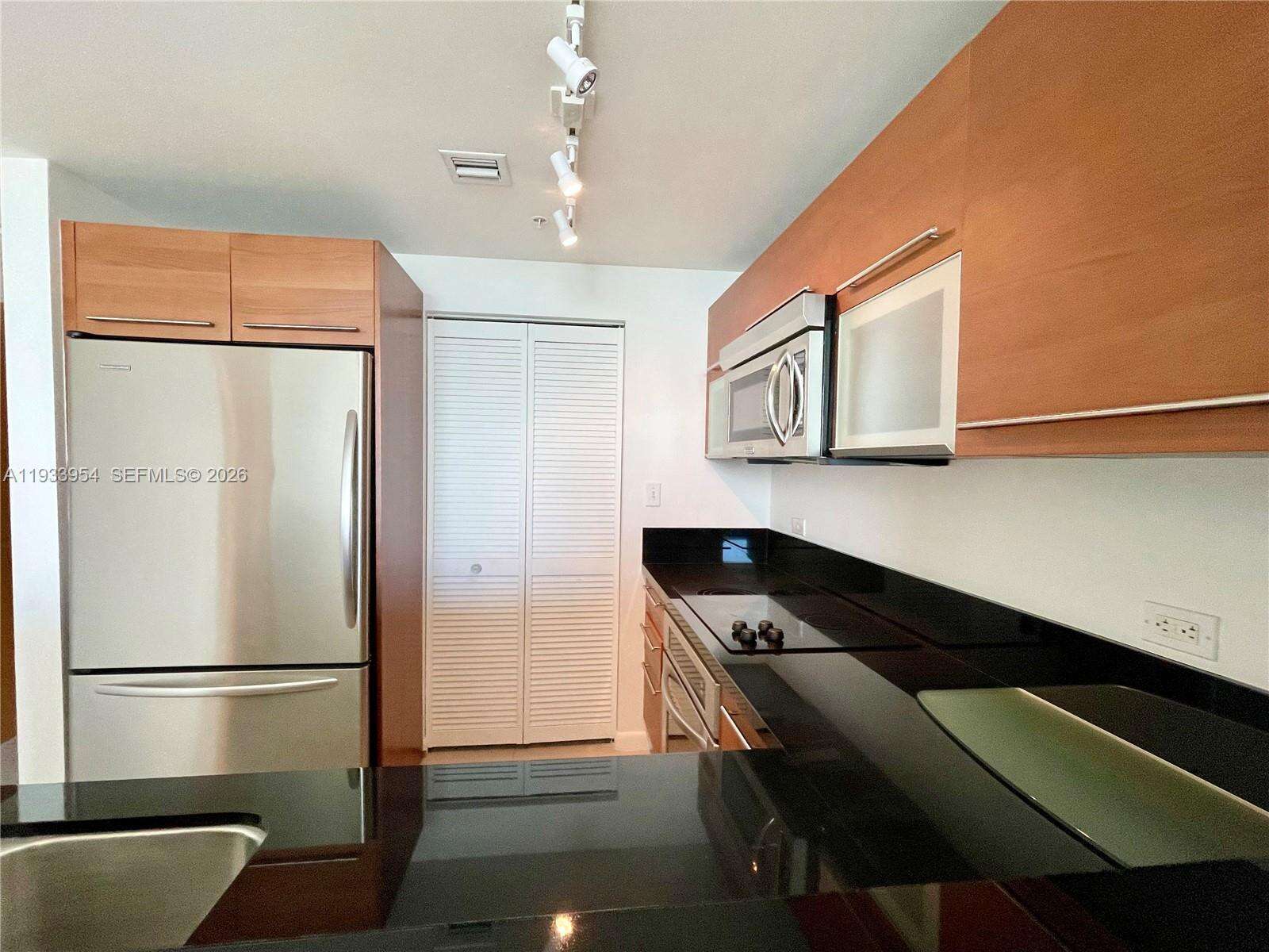Vizcayne South at 253 2 St, Miami, FL 33132 - For Rent photo 13