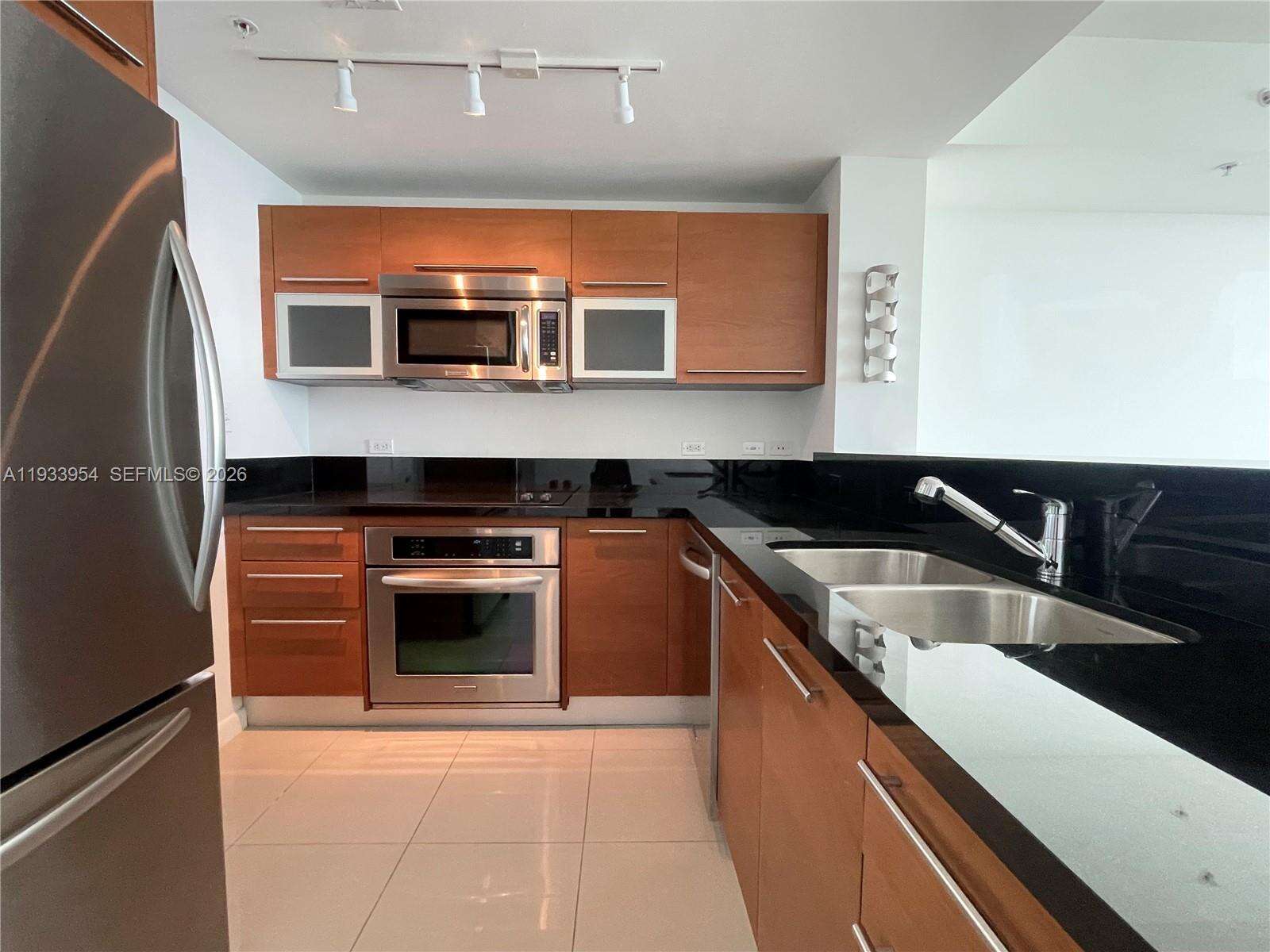 Vizcayne South at 253 2 St, Miami, FL 33132 - For Rent photo 14
