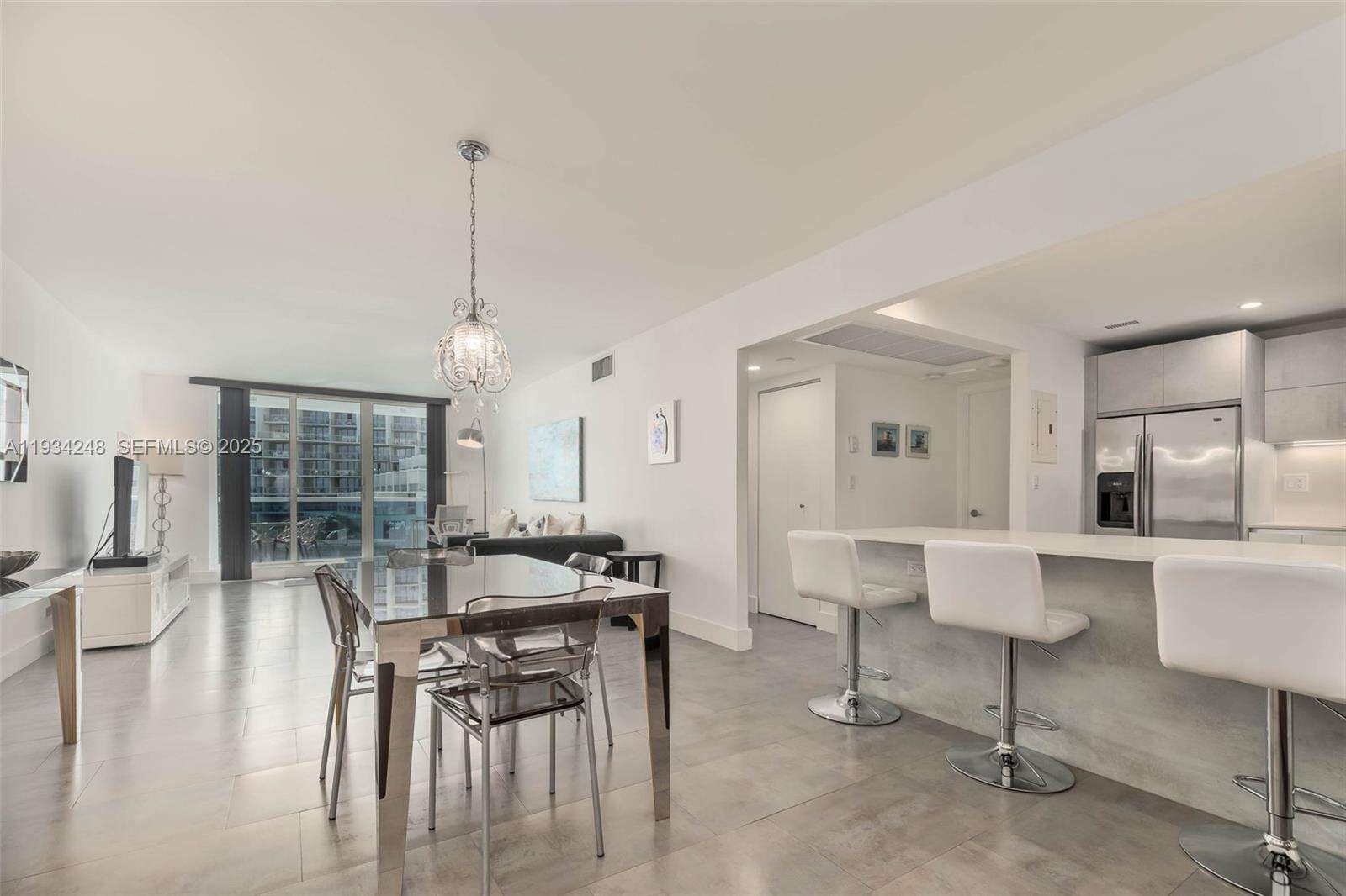 Roney Palace at 2301 Collins Ave, Miami Beach, FL 33139 - For Rent photo 2
