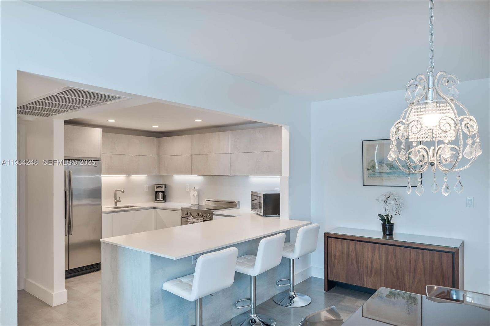Roney Palace at 2301 Collins Ave, Miami Beach, FL 33139 - For Rent photo 6