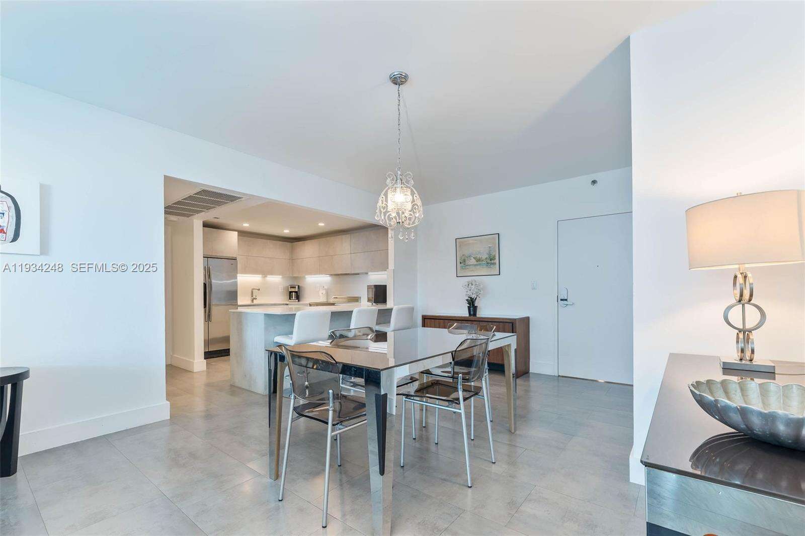 Roney Palace at 2301 Collins Ave, Miami Beach, FL 33139 - For Rent photo 9