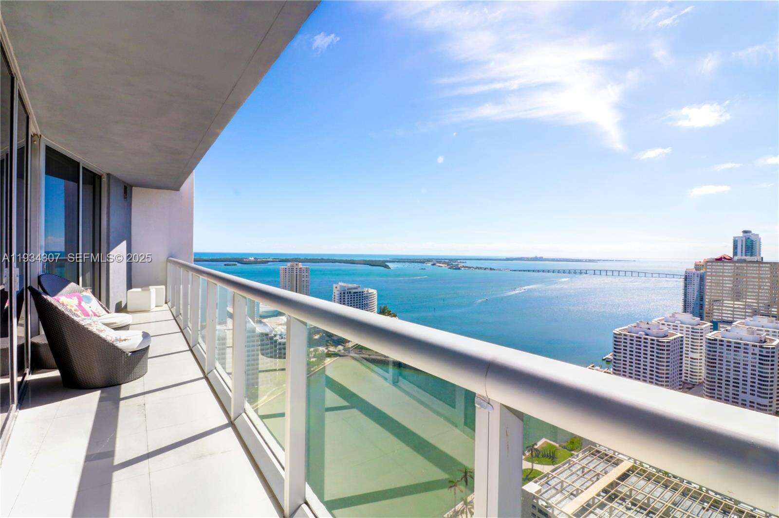 Icon Brickell 2 at 495 Brickell Ave, Miami, FL 33131 - For Rent photo 2