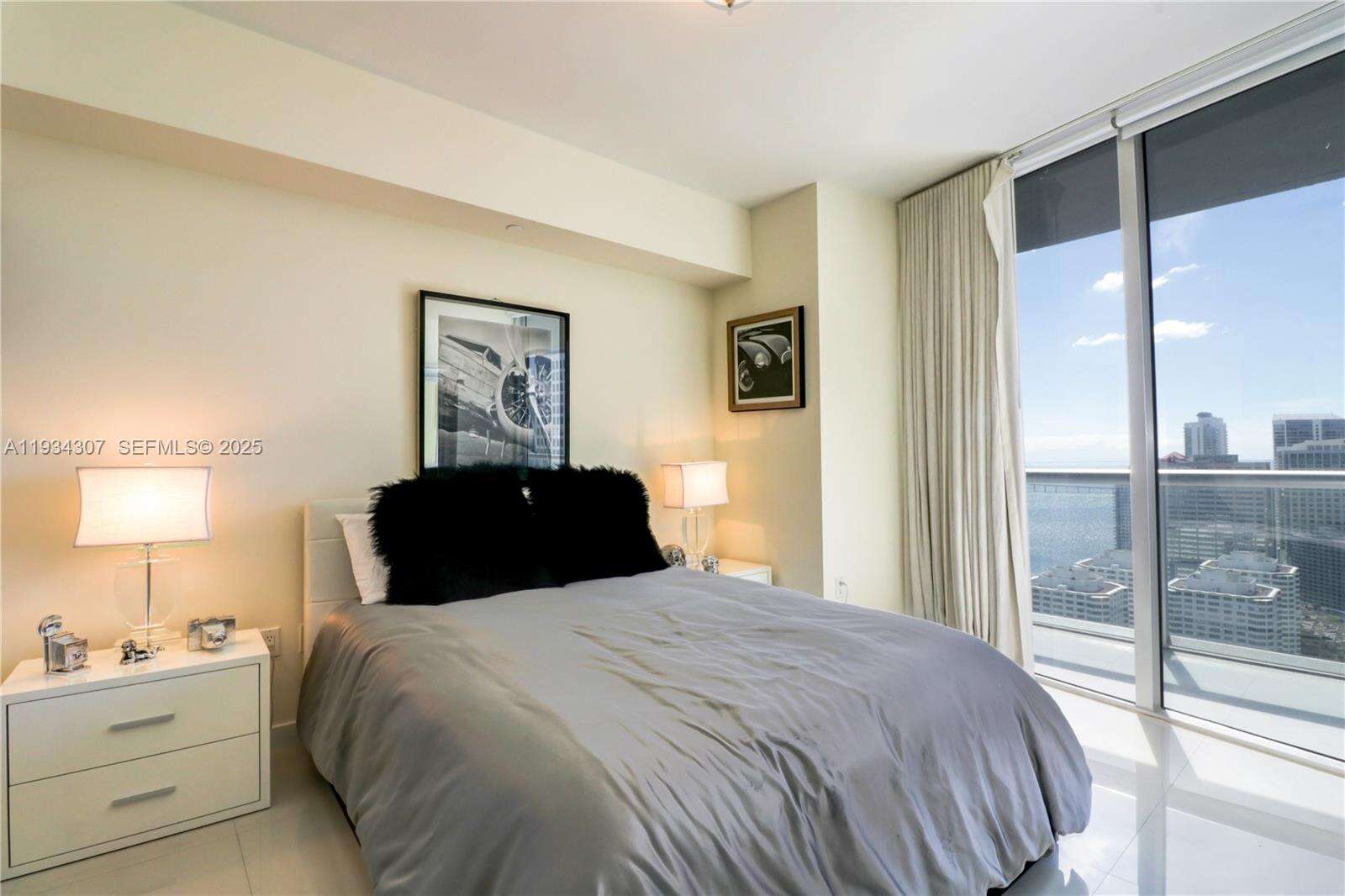 Icon Brickell 2 at 495 Brickell Ave, Miami, FL 33131 - For Rent photo 12