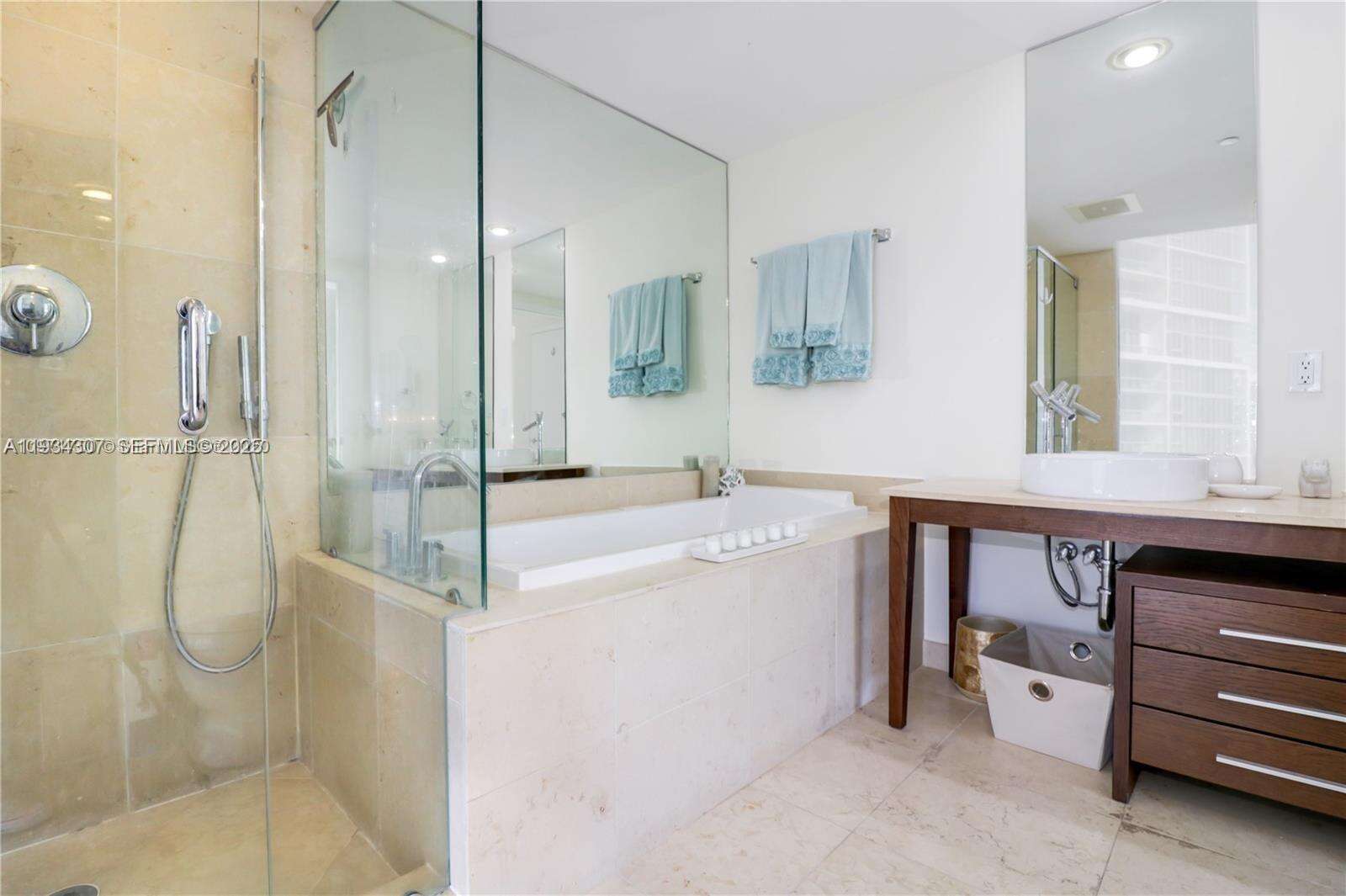 Icon Brickell 2 at 495 Brickell Ave, Miami, FL 33131 - For Rent photo 13
