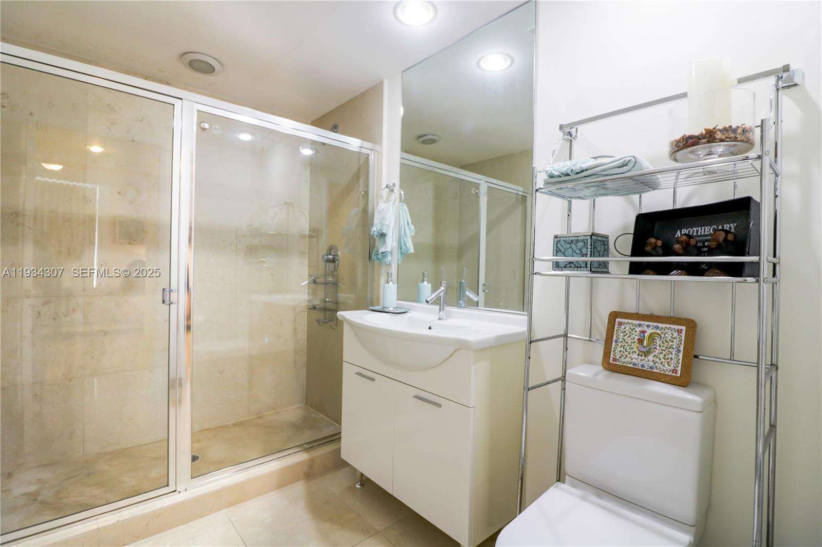 Icon Brickell 2 at 495 Brickell Ave, Miami, FL 33131 - For Rent photo 14