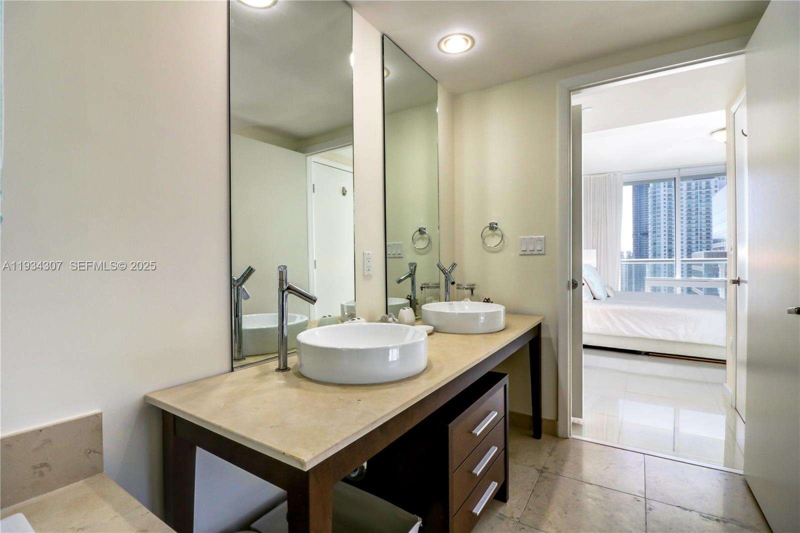 Icon Brickell 2 at 495 Brickell Ave, Miami, FL 33131 - For Rent photo 15