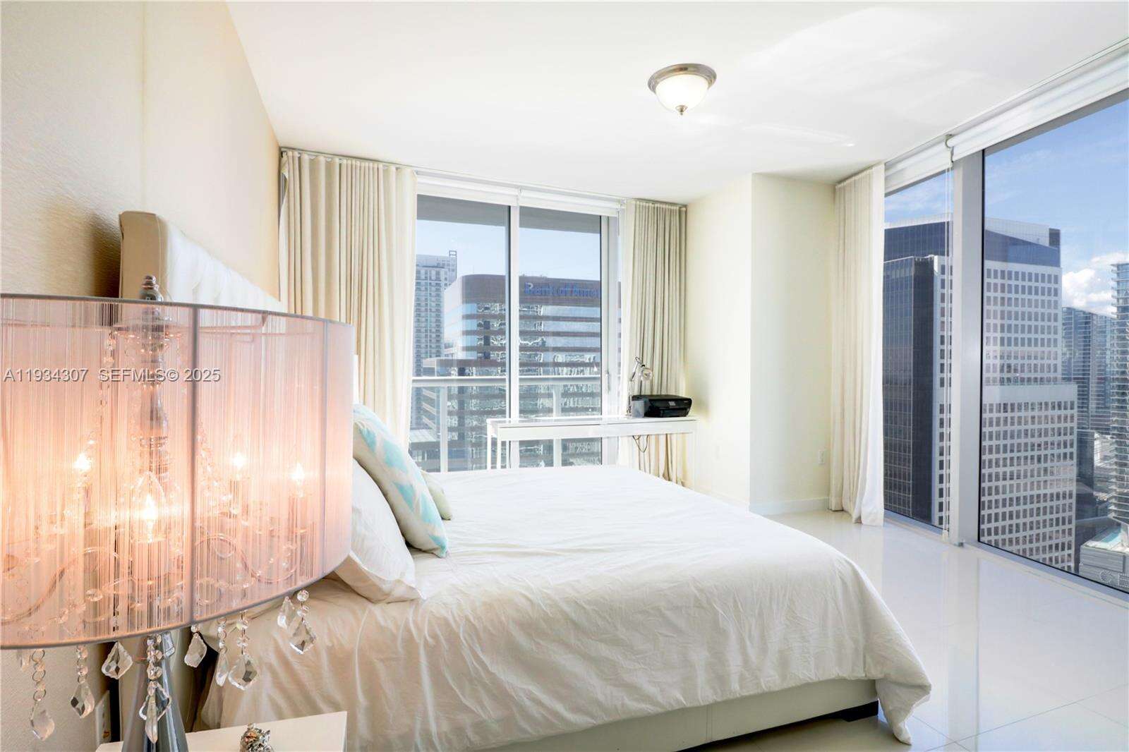 Icon Brickell 2 at 495 Brickell Ave, Miami, FL 33131 - For Rent photo 8