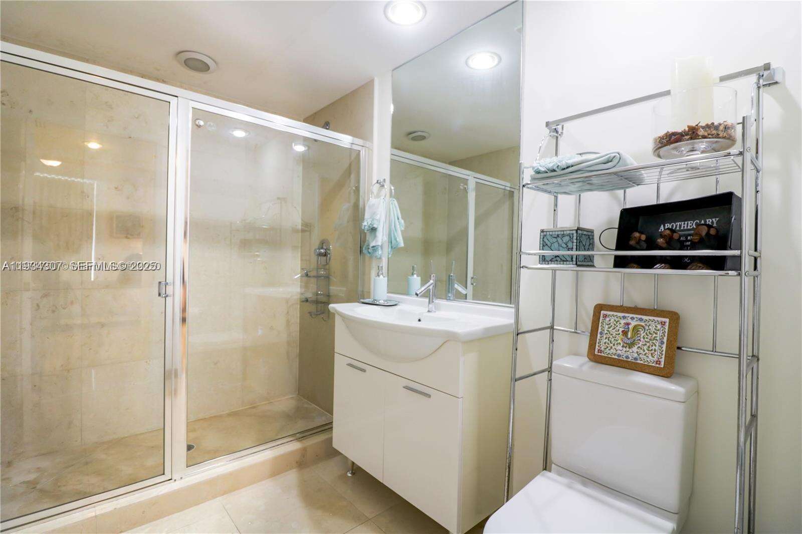 Icon Brickell 2 at 495 Brickell Ave, Miami, FL 33131 - For Rent photo 10