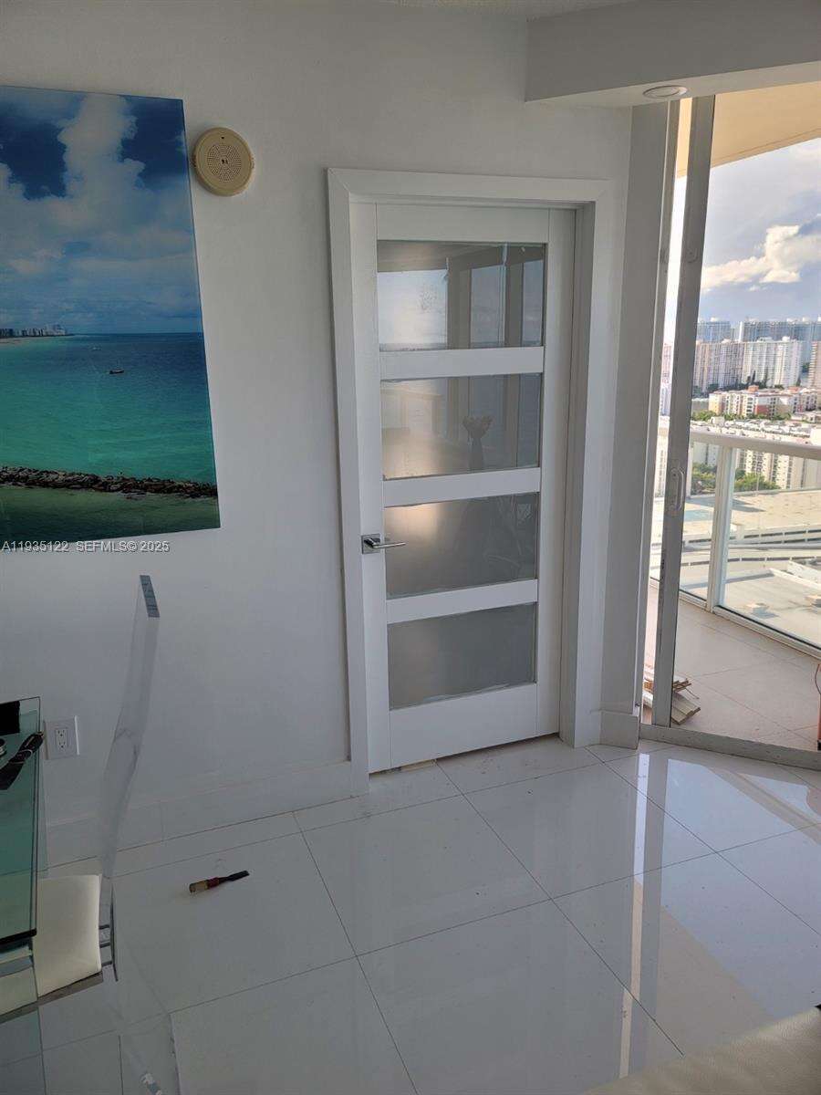 La Perla at 16699 Collins Ave, Sunny Isles Beach, FL 33160 - For Rent photo 9