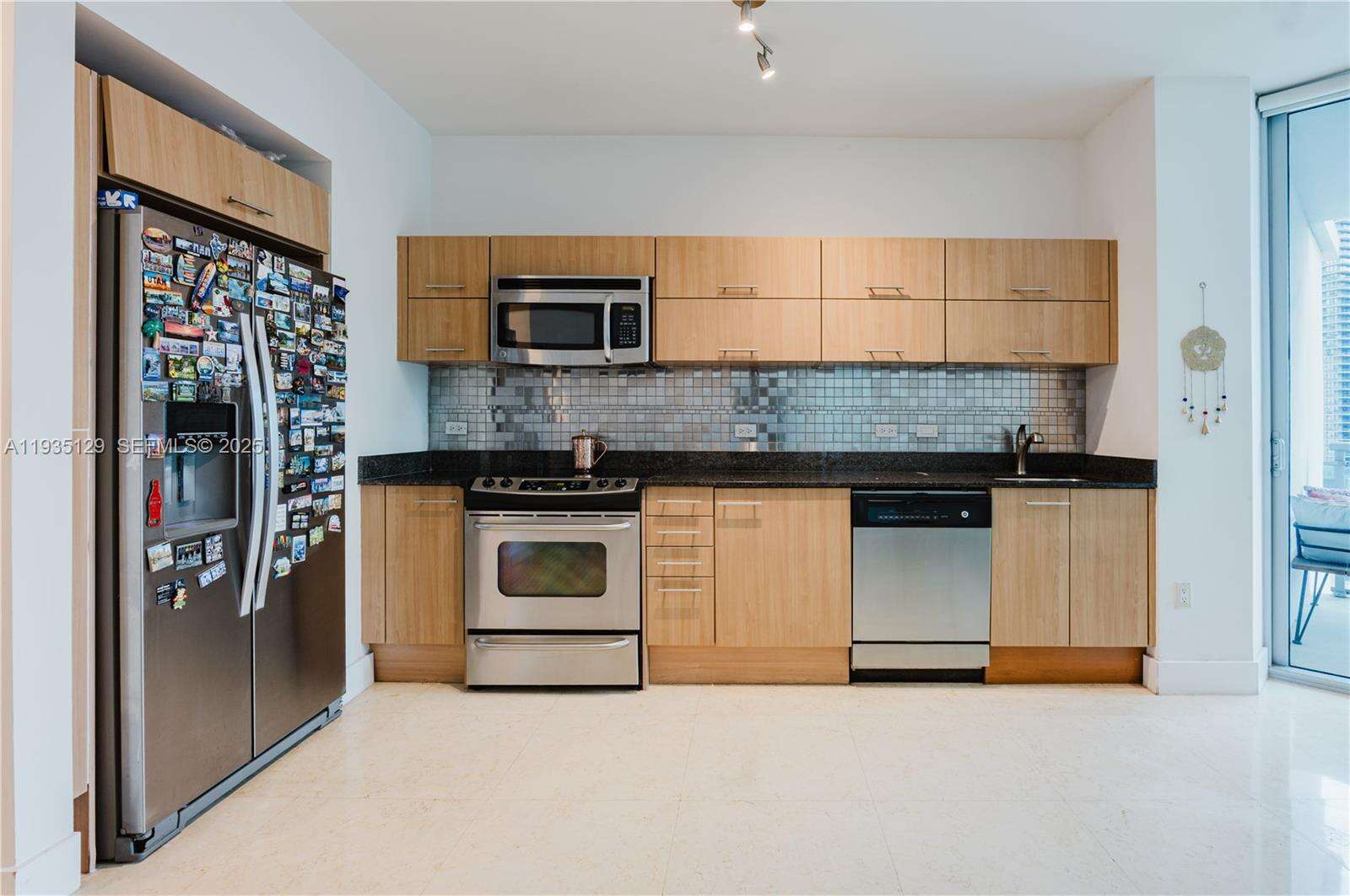 Wind By Neo at 350 Miami Ave, Miami, FL 33130 - For Rent photo 1