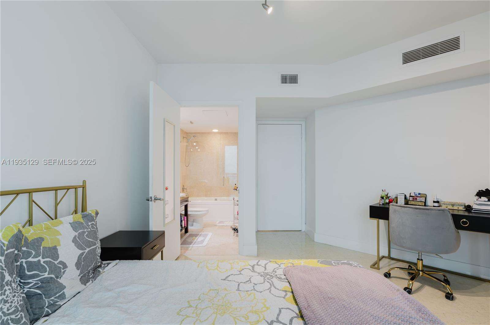 Wind By Neo at 350 Miami Ave, Miami, FL 33130 - For Rent photo 12