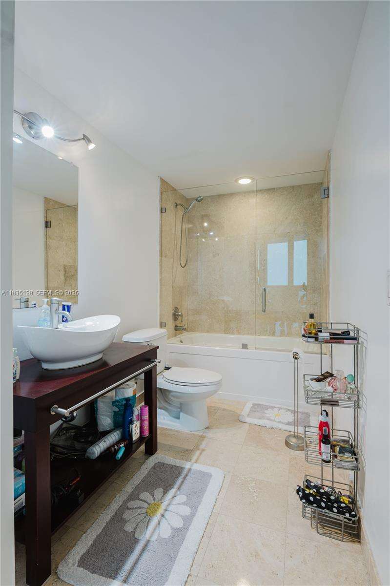 Wind By Neo at 350 Miami Ave, Miami, FL 33130 - For Rent photo 13