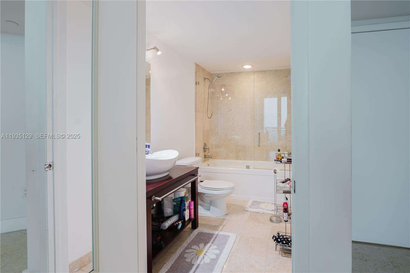 Wind By Neo at 350 Miami Ave, Miami, FL 33130 - For Rent photo 14