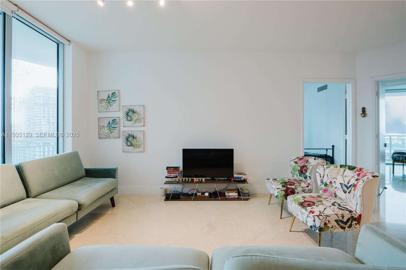 Wind By Neo at 350 Miami Ave, Miami, FL 33130 - For Rent photo 5