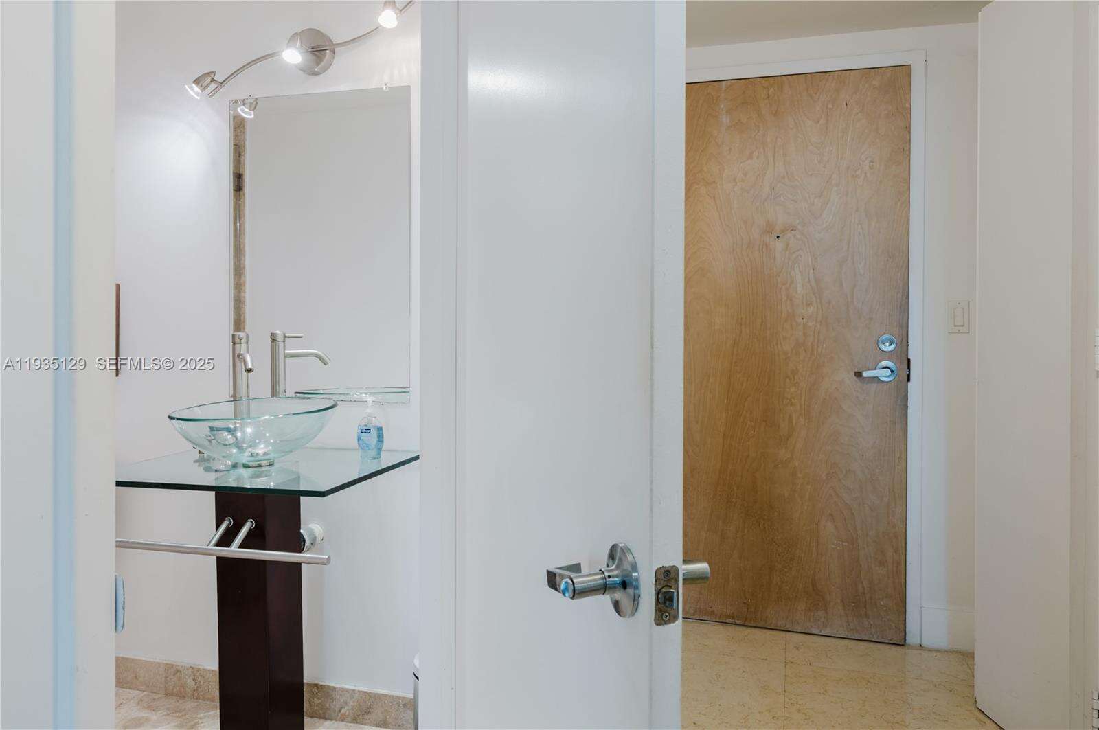 Wind By Neo at 350 Miami Ave, Miami, FL 33130 - For Rent photo 10