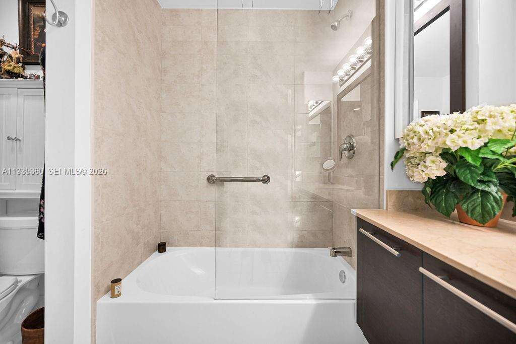Quantum On The Bay at 1900 Bayshore Dr, Miami, FL 33132 - For Rent photo 28
