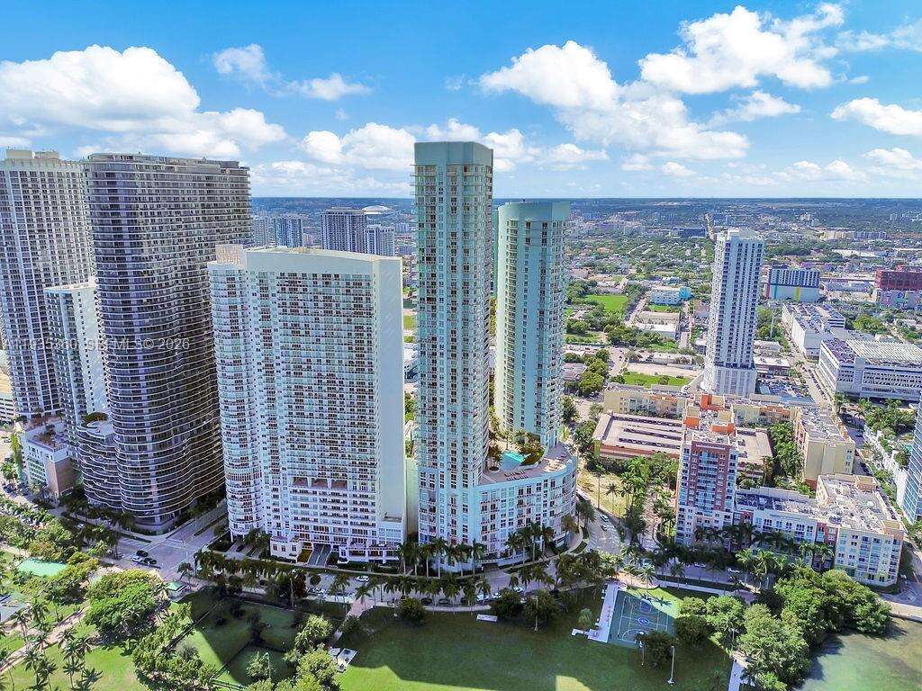 Quantum On The Bay at 1900 Bayshore Dr, Miami, FL 33132 - For Rent photo 57
