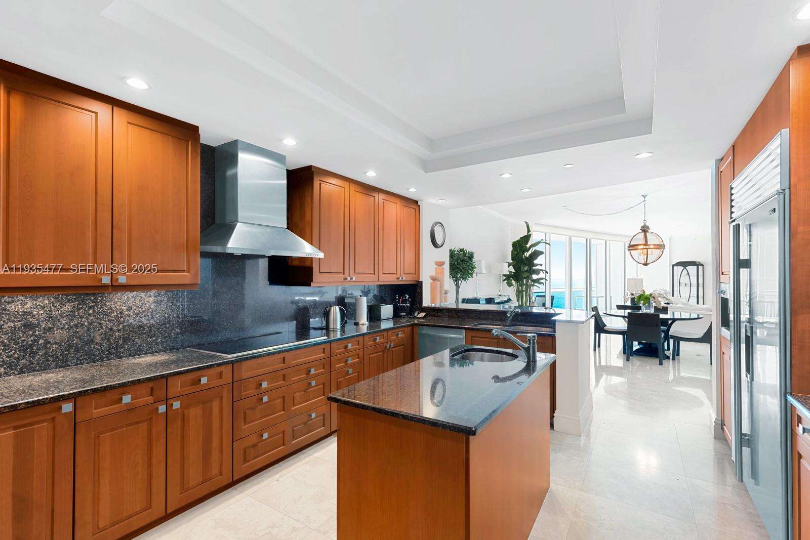 The Ritz Carlton Condos For Sale & Rent at 10295 Collins Ave, Bal Harbour, FL 33154 - For Rent photo 7