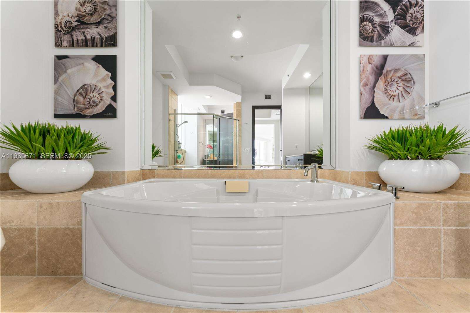 Trump Royale at 18201 Collins Ave, Sunny Isles Beach, FL 33160 - For Rent photo 16