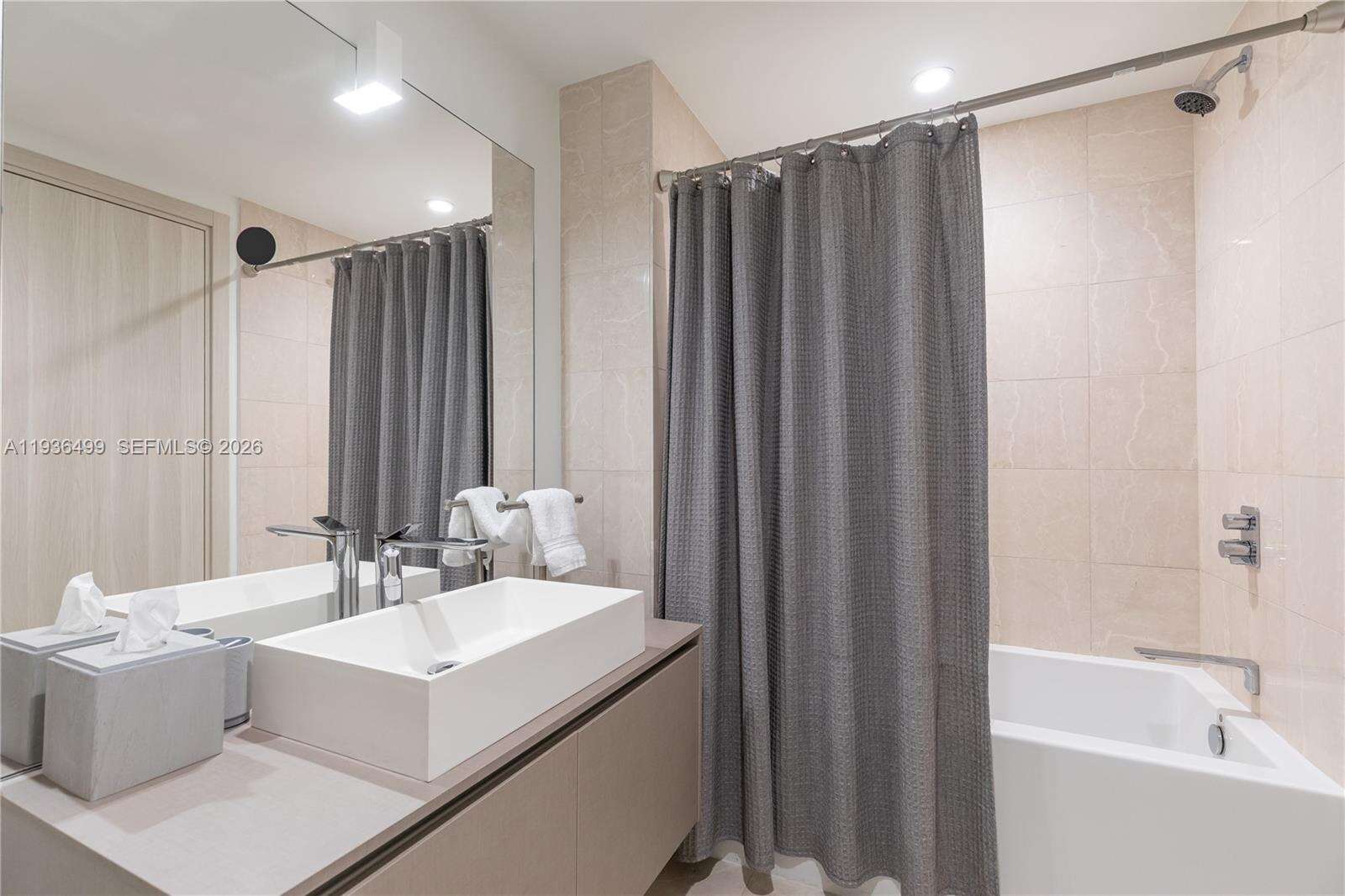 Brickell Flatiron at 1000 Brickell Plz, Miami, FL 33131 - For Rent photo 25