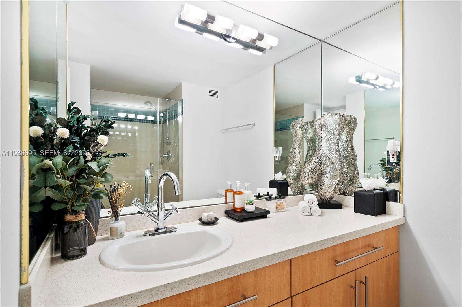 Roney Palace at 2301 Collins Ave, Miami Beach, FL 33139 - For Rent photo 44