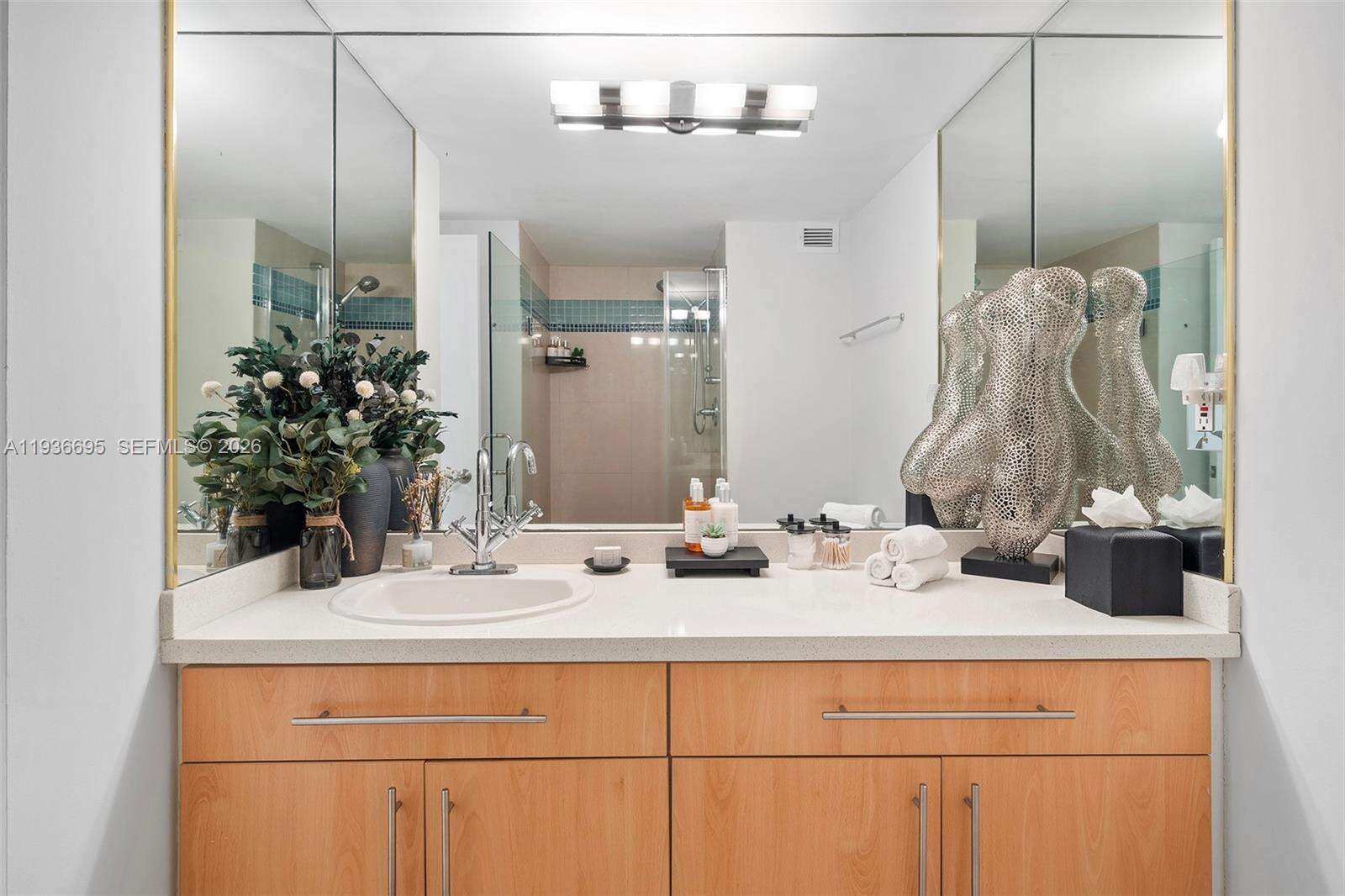 Roney Palace at 2301 Collins Ave, Miami Beach, FL 33139 - For Rent photo 46