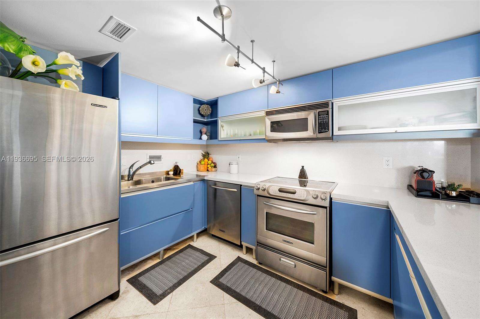 Roney Palace at 2301 Collins Ave, Miami Beach, FL 33139 - For Rent photo 8