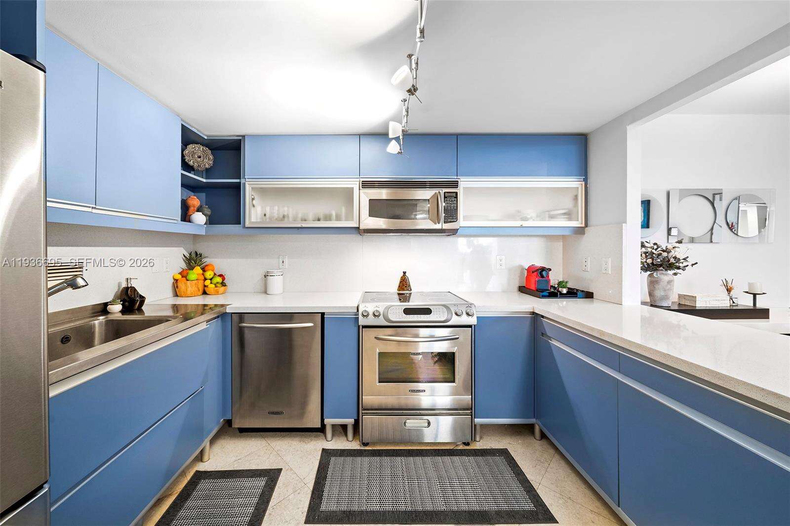 Roney Palace at 2301 Collins Ave, Miami Beach, FL 33139 - For Rent photo 10