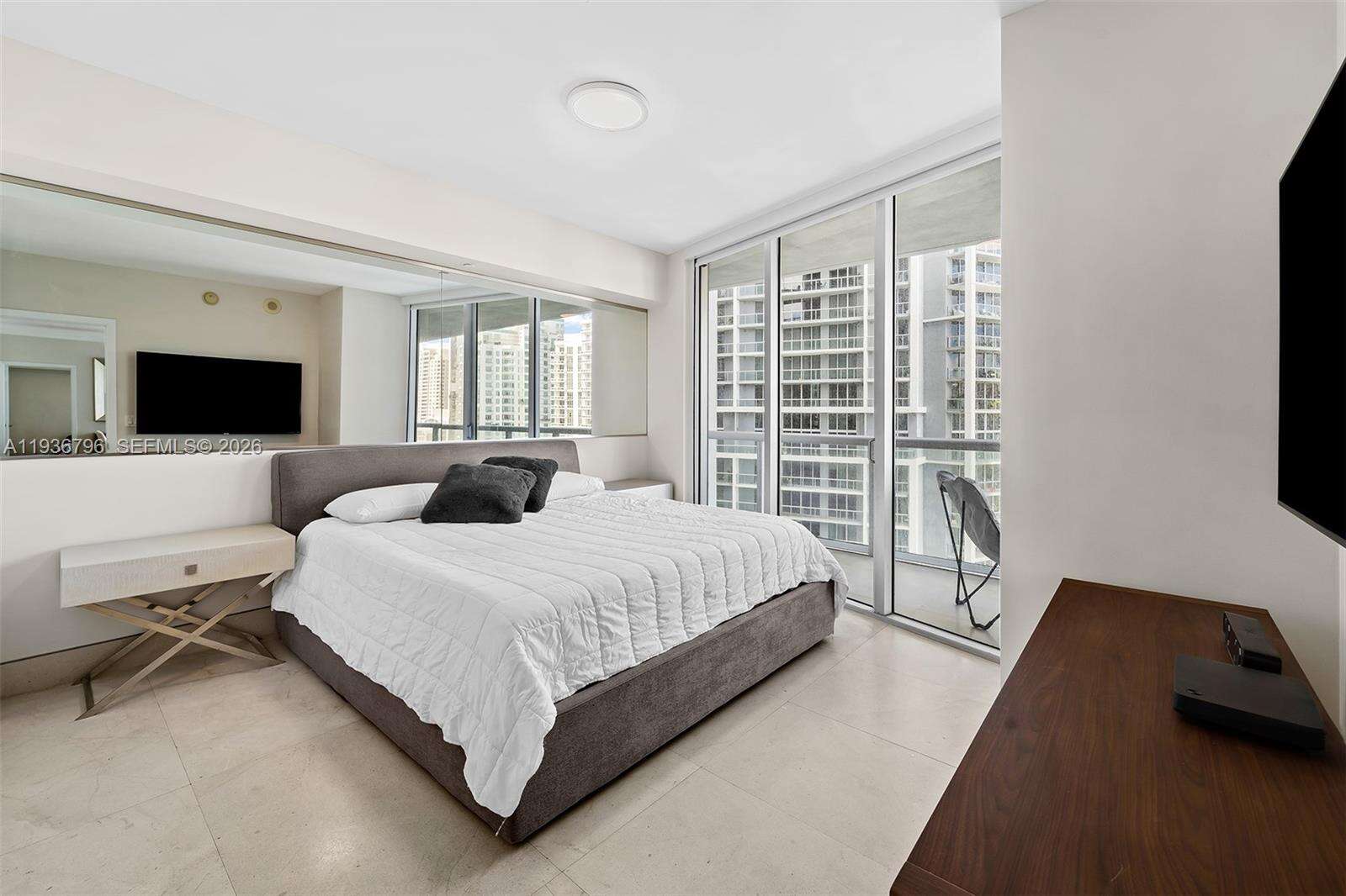 Icon Brickell 2 at 495 Brickell Ave, Miami, FL 33131 - For Rent photo 12