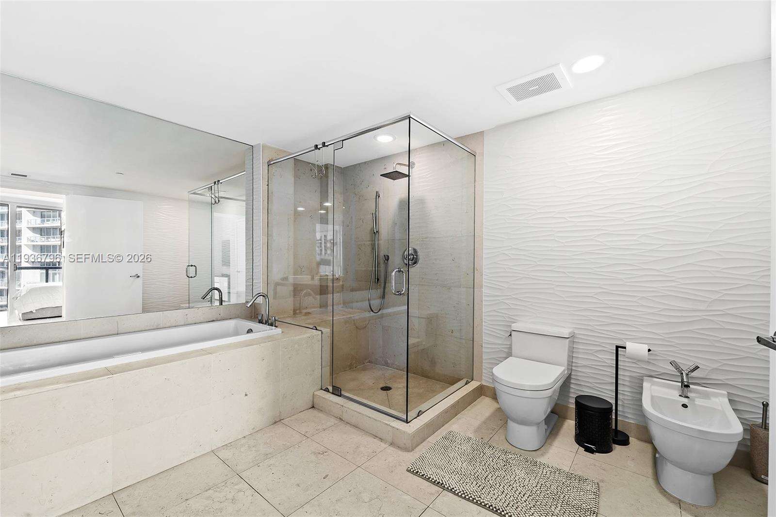 Icon Brickell 2 at 495 Brickell Ave, Miami, FL 33131 - For Rent photo 17