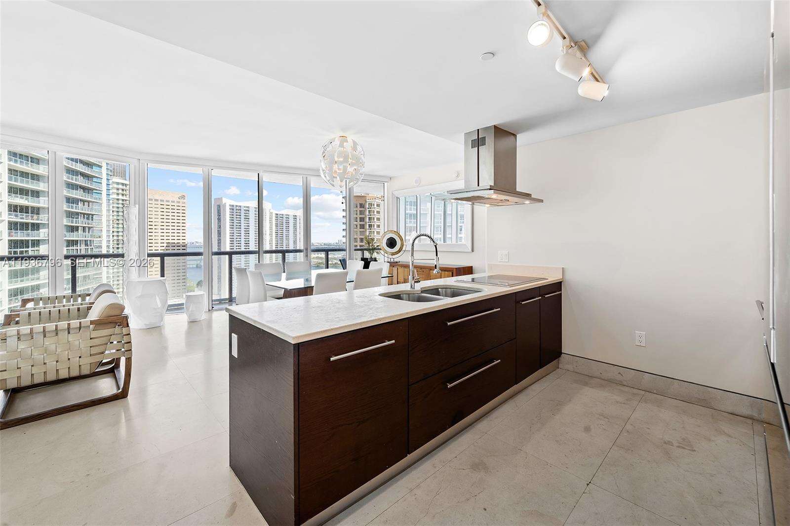 Icon Brickell 2 at 495 Brickell Ave, Miami, FL 33131 - For Rent photo 3
