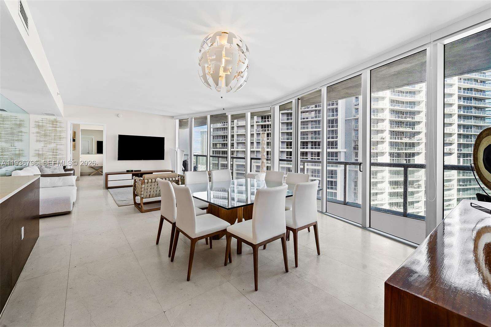 Icon Brickell 2 at 495 Brickell Ave, Miami, FL 33131 - For Rent photo 6
