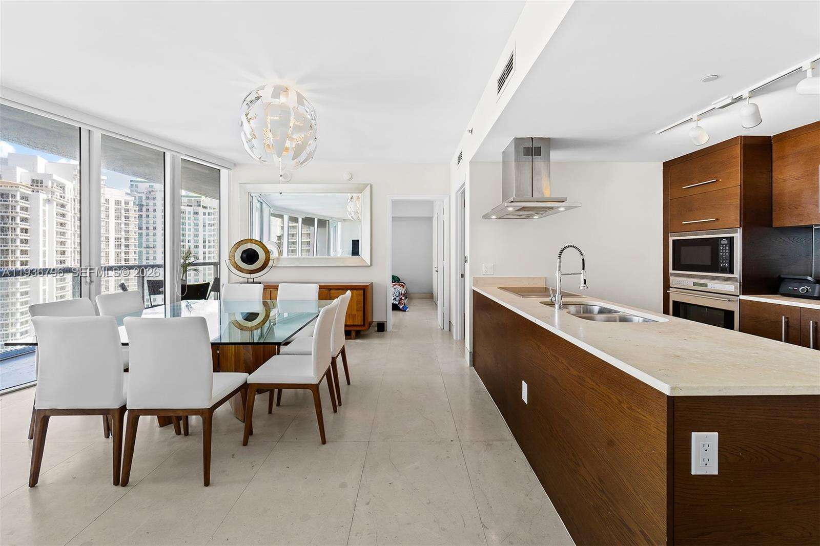 Icon Brickell 2 at 495 Brickell Ave, Miami, FL 33131 - For Rent photo 8