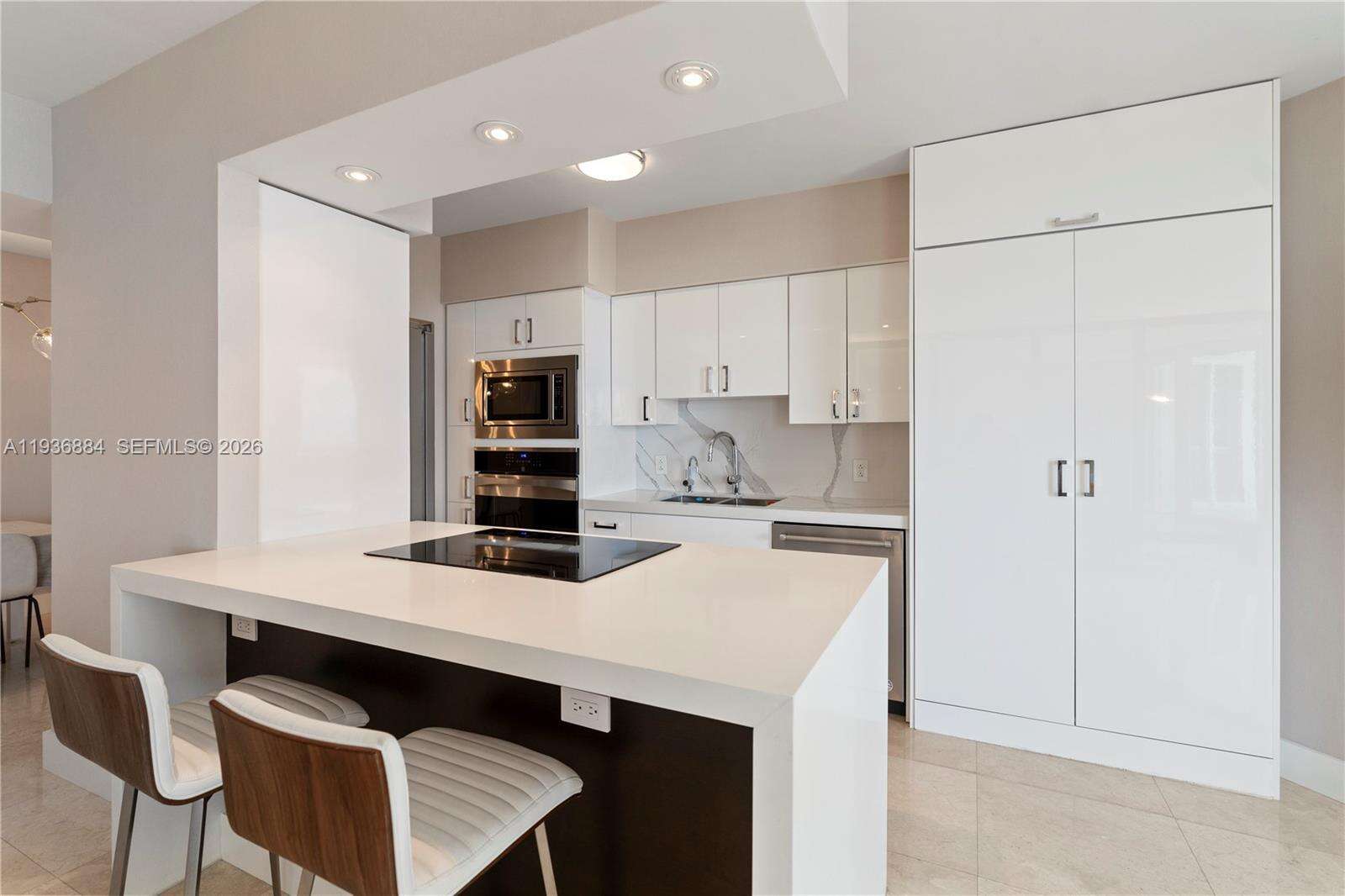 Blue Diamond at 4779 Collins Ave, Miami Beach, FL 33140 - For Rent photo 16