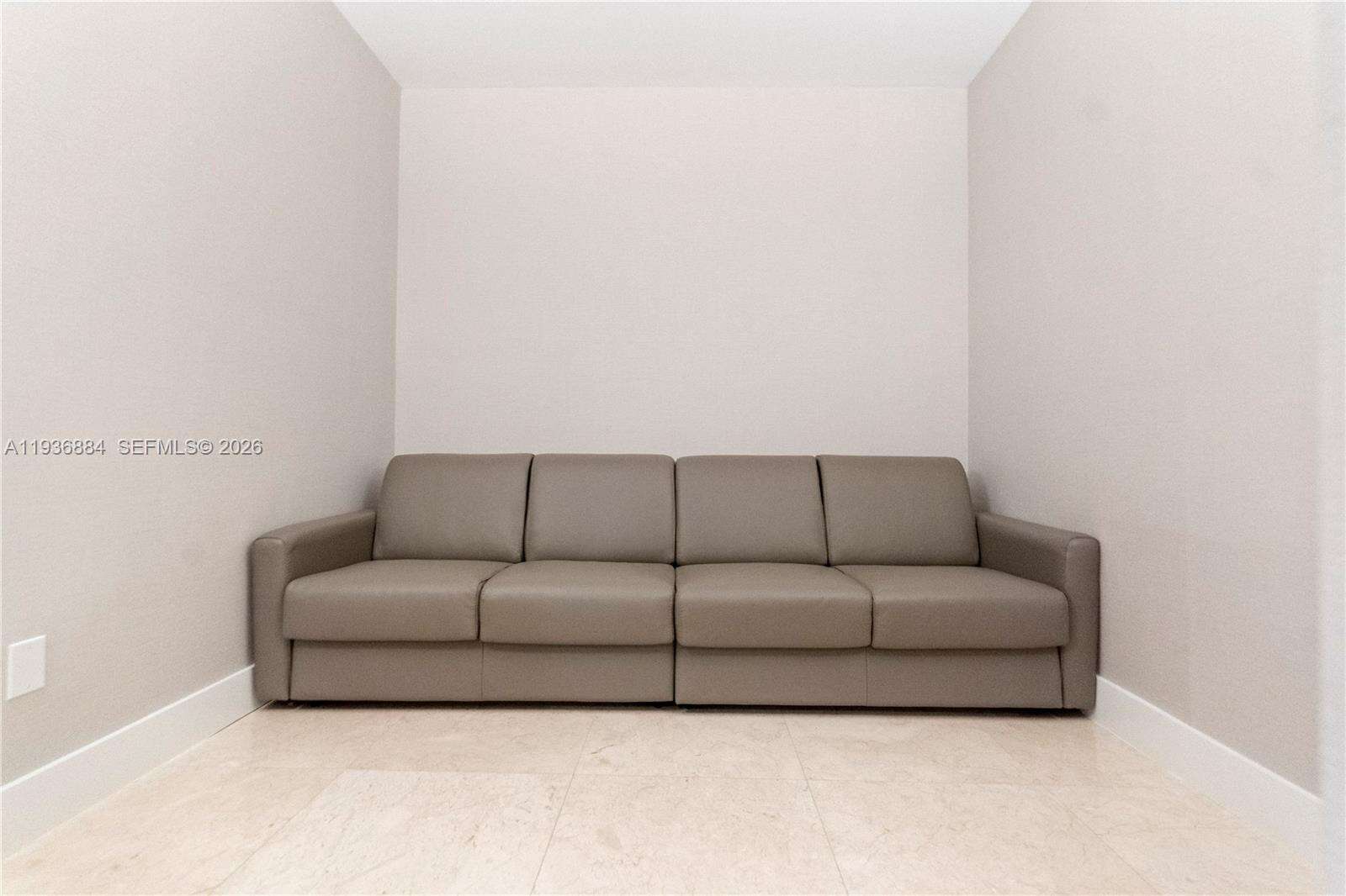 Blue Diamond at 4779 Collins Ave, Miami Beach, FL 33140 - For Rent photo 18