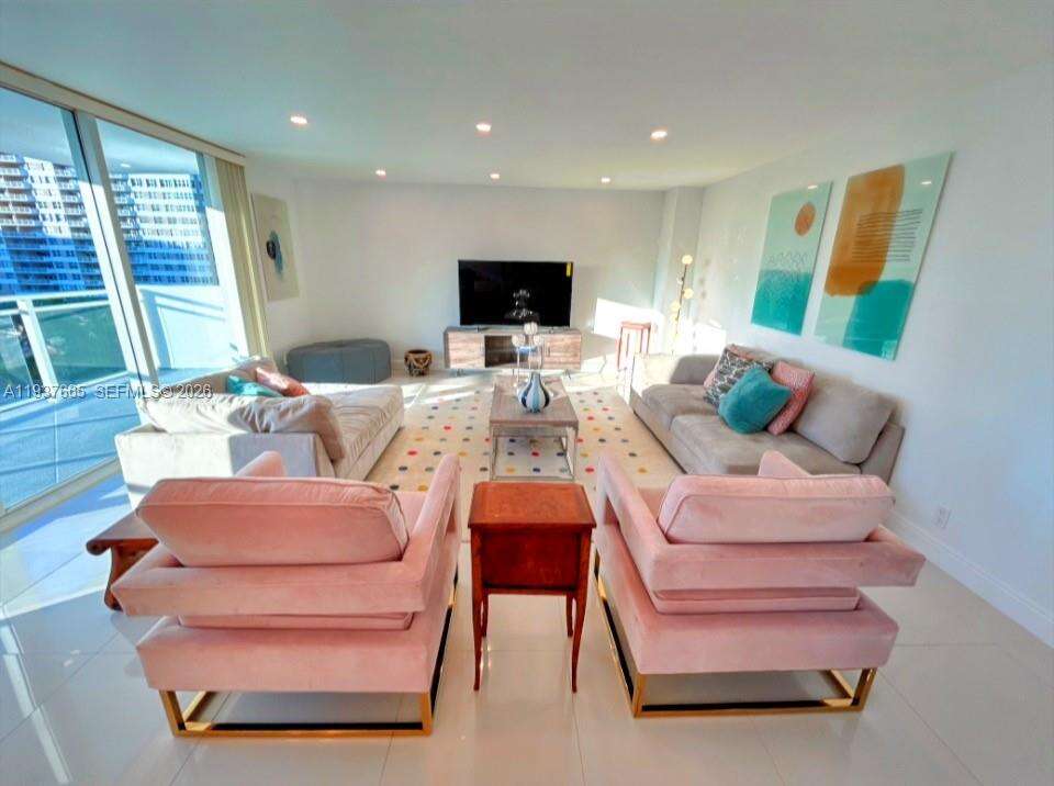 Parker Plaza at 2030 Ocean Dr, Hallandale Beach, FL 33009 - For Rent photo 14