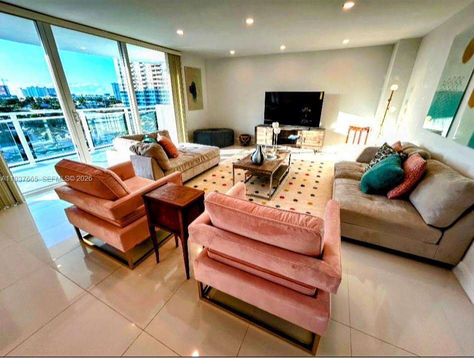 Parker Plaza at 2030 Ocean Dr, Hallandale Beach, FL 33009 - For Rent photo 15