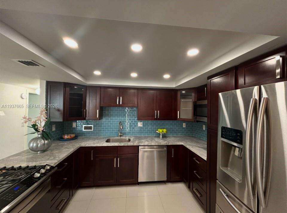 Parker Plaza at 2030 Ocean Dr, Hallandale Beach, FL 33009 - For Rent photo 26