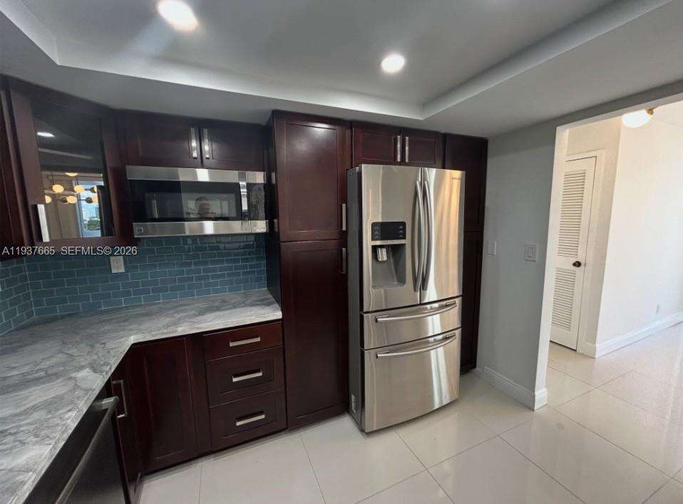 Parker Plaza at 2030 Ocean Dr, Hallandale Beach, FL 33009 - For Rent photo 28