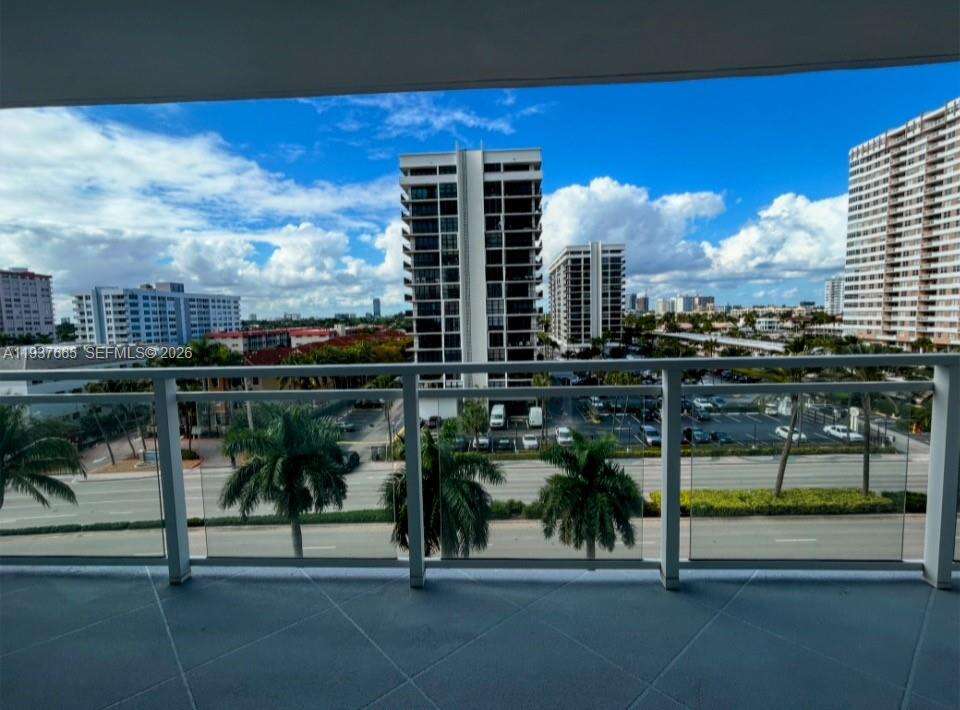 Parker Plaza at 2030 Ocean Dr, Hallandale Beach, FL 33009 - For Rent photo 4