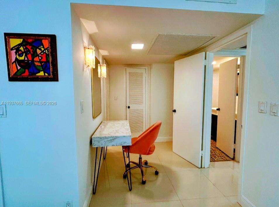 Parker Plaza at 2030 Ocean Dr, Hallandale Beach, FL 33009 - For Rent photo 49