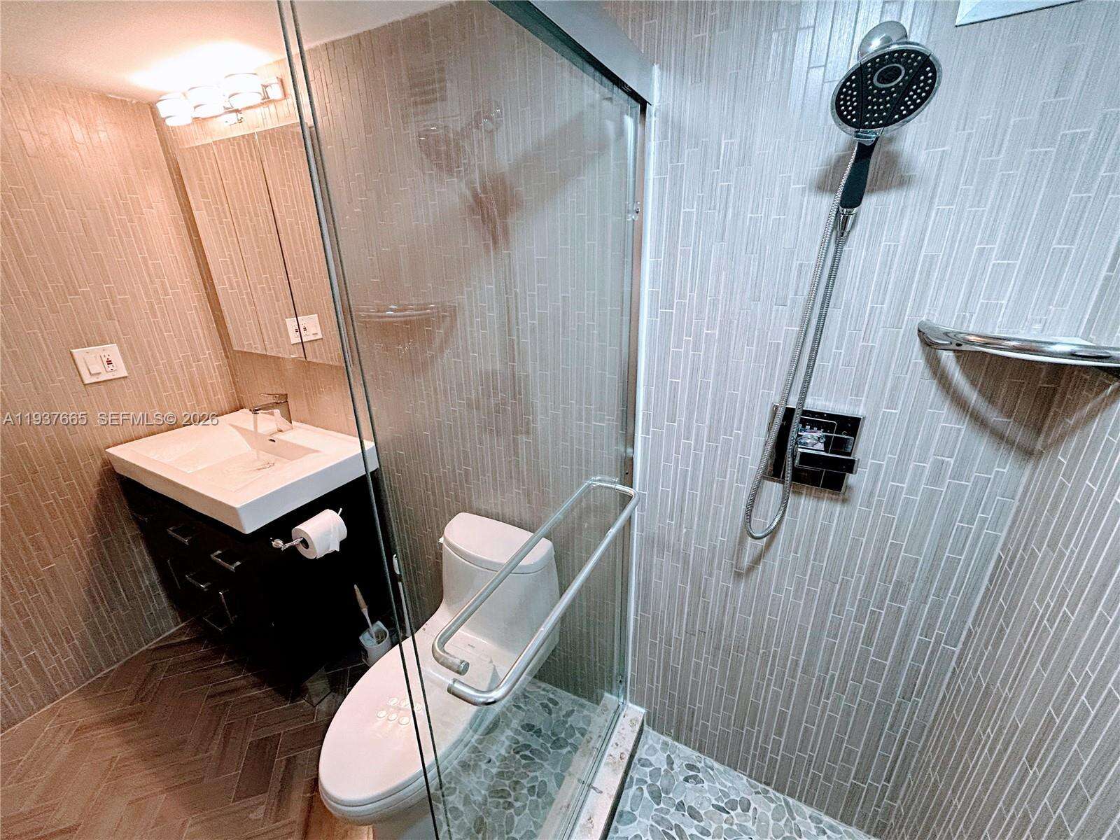 Parker Plaza at 2030 Ocean Dr, Hallandale Beach, FL 33009 - For Rent photo 52