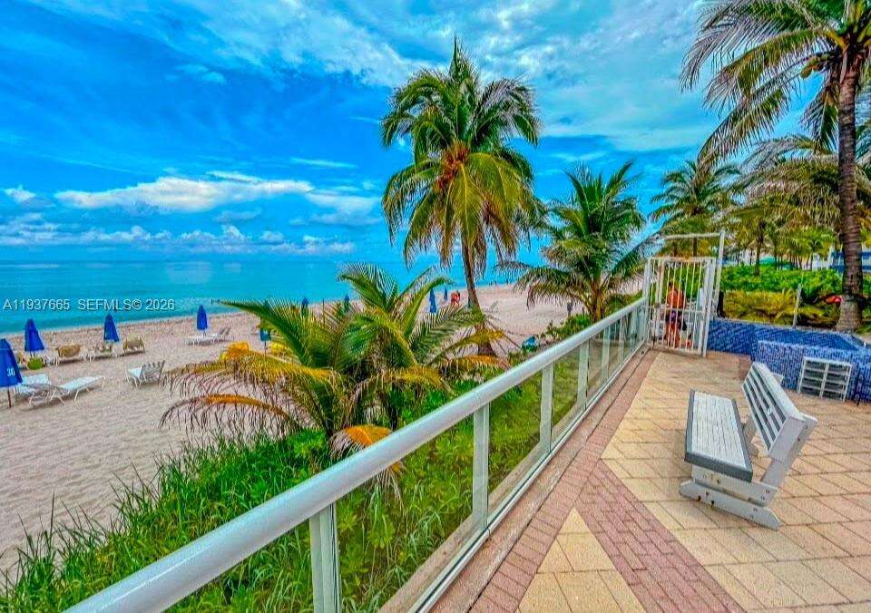 Parker Plaza at 2030 Ocean Dr, Hallandale Beach, FL 33009 - For Rent photo 59