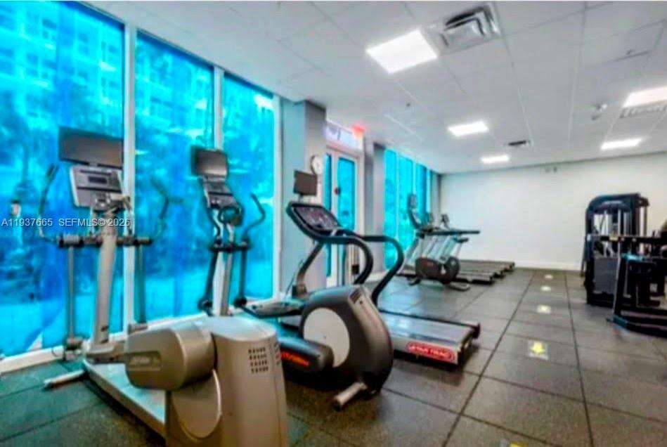Parker Plaza at 2030 Ocean Dr, Hallandale Beach, FL 33009 - For Rent photo 73