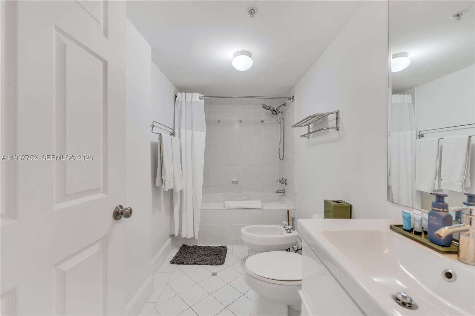 The Mutiny at 2951 Bayshore Dr, Miami, FL 33133 - For Rent photo 10