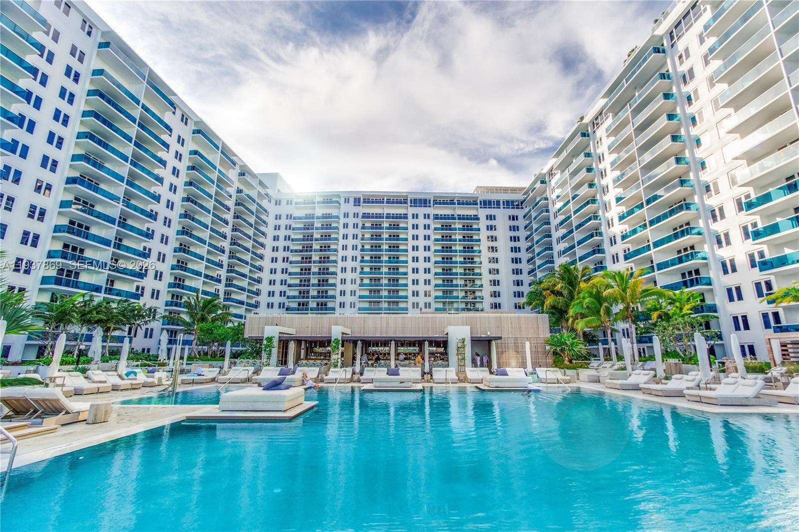 Roney Palace at 2301 Collins Ave, Miami Beach, FL 33139 - For Rent photo 3