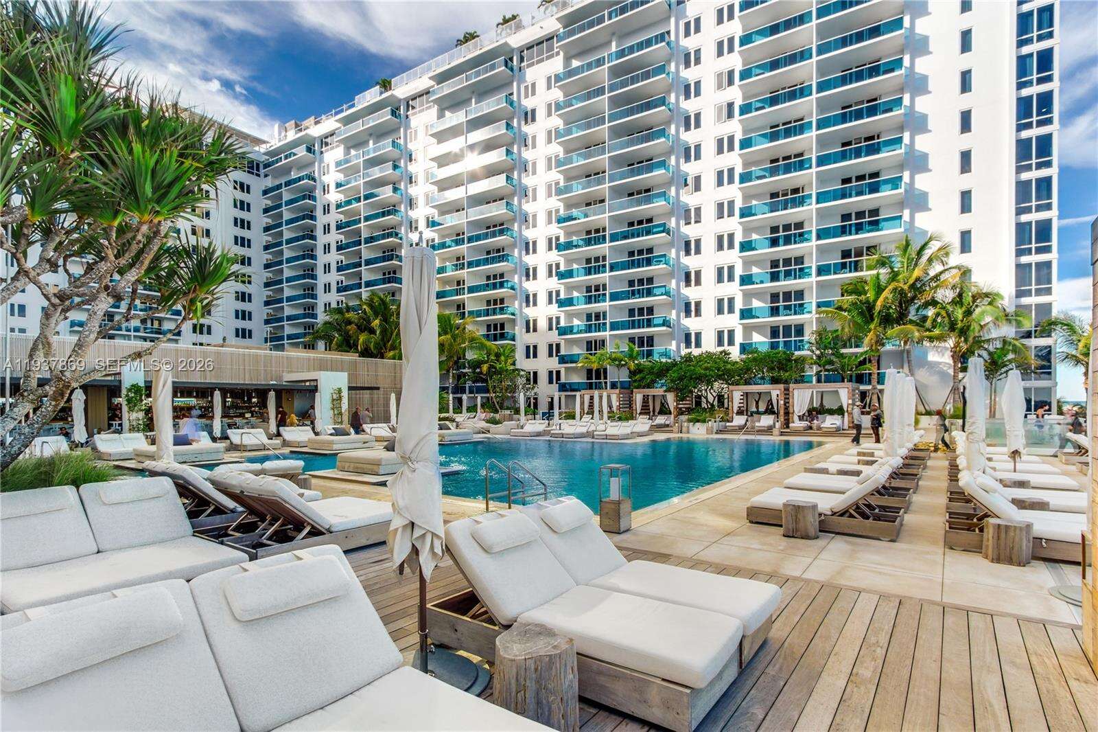 Roney Palace at 2301 Collins Ave, Miami Beach, FL 33139 - For Rent photo 4