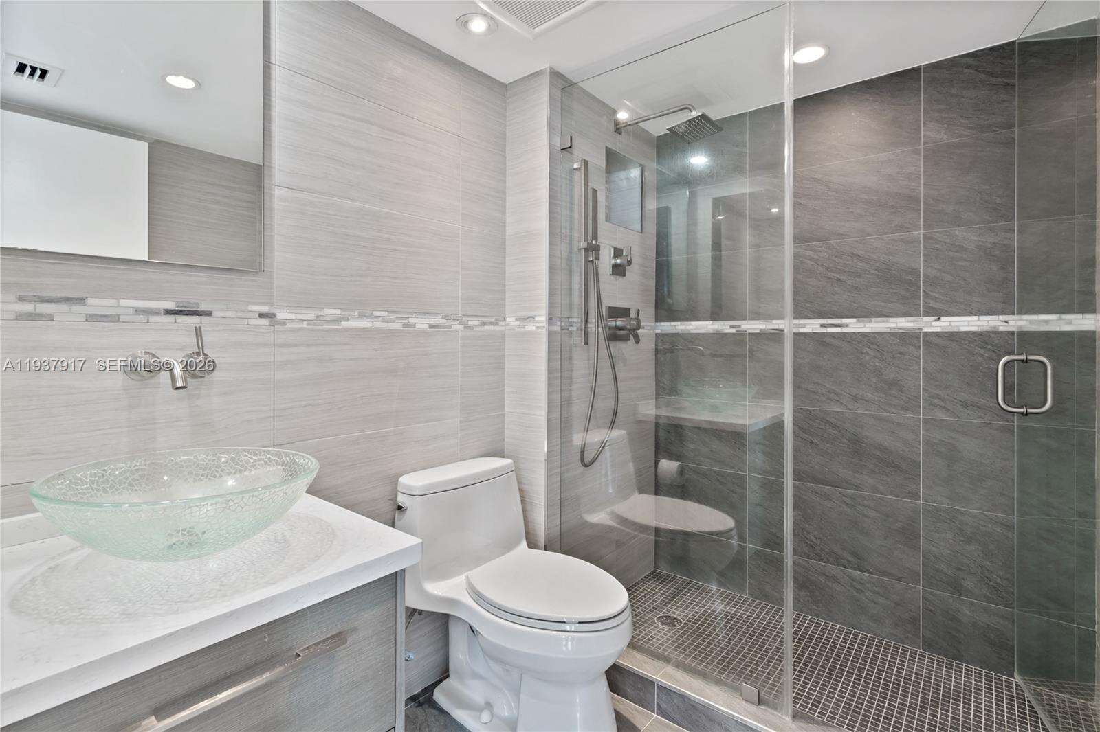 South Pointe Towers at 400 Pointe Dr, Miami Beach, FL 33139 - For Rent photo 25